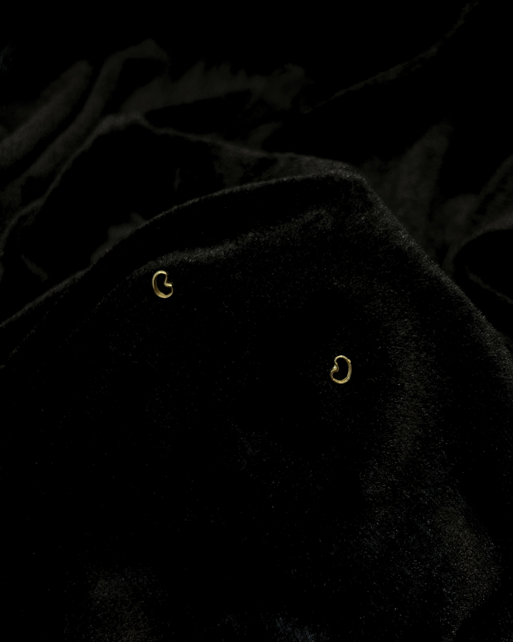 Cashew Petite Earrings in 18k Gold