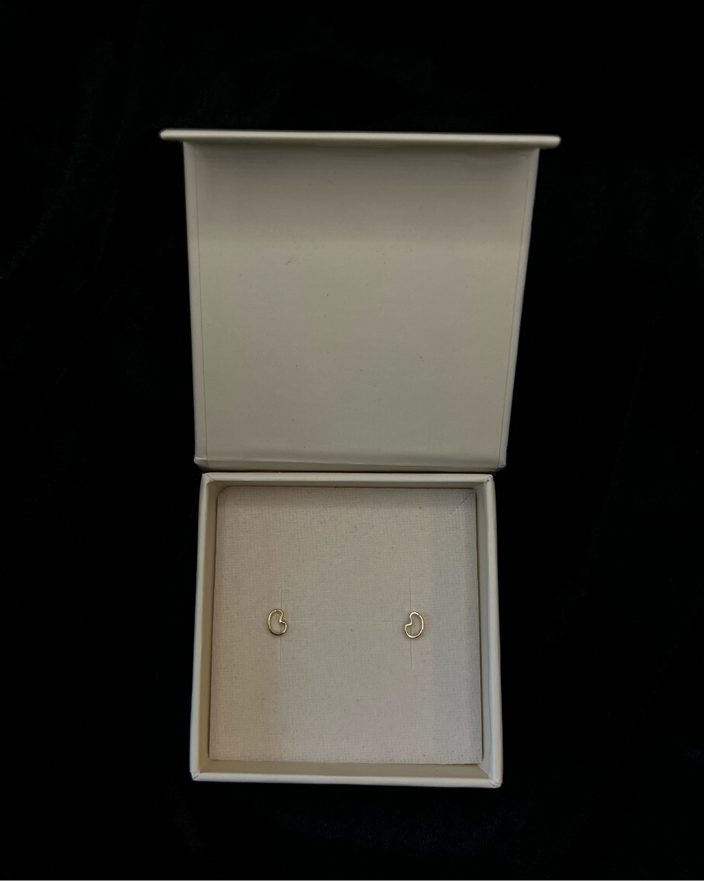 Cashew Petite Earrings in 18k Gold