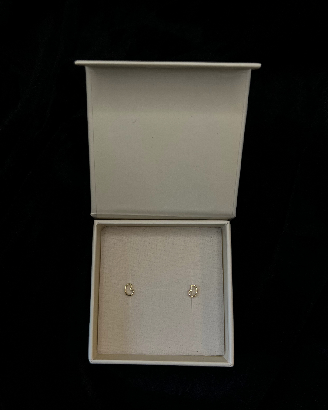 Cashew Petite Earrings in 18k Gold