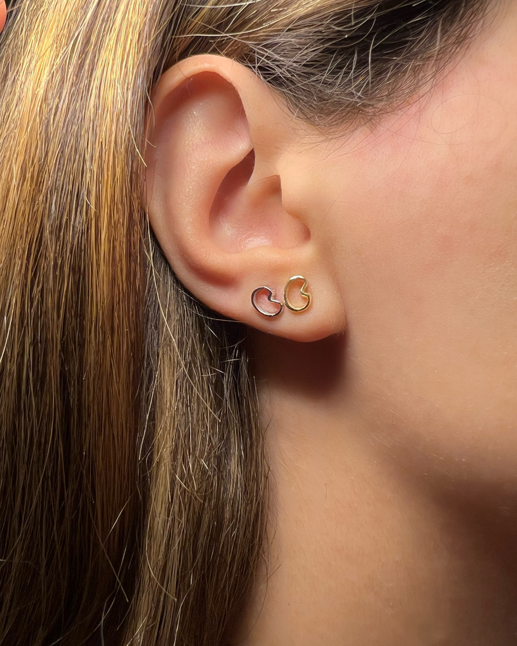 Cashew Petite Earrings in 18k Gold